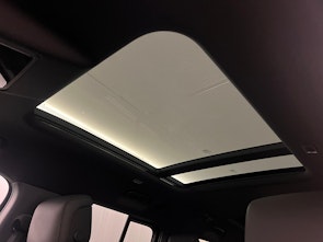 Vehicle image LAND ROVER Defender 130 3.0 D I6 300 X-Dynamic HSE