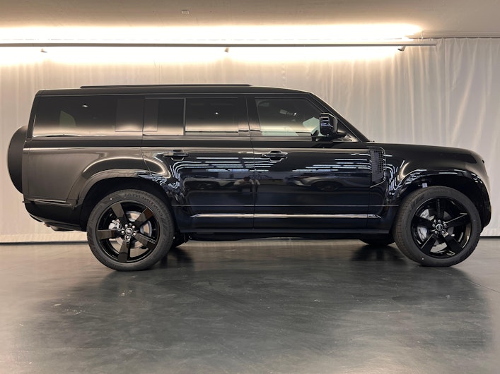 Vehicle image LAND ROVER DEFENDER