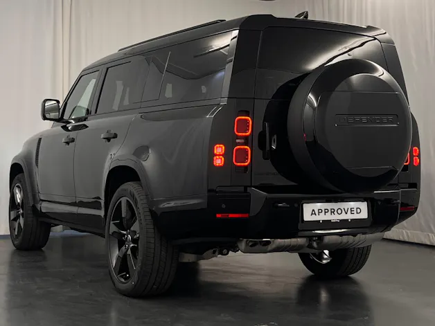 Land Rover Defender 130 3.0 D I6 300 X-Dynamic HSE