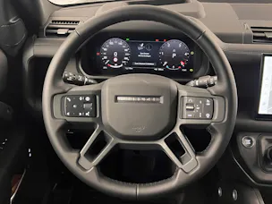 Land Rover Defender 130 3.0 D I6 300 X-Dynamic HSE