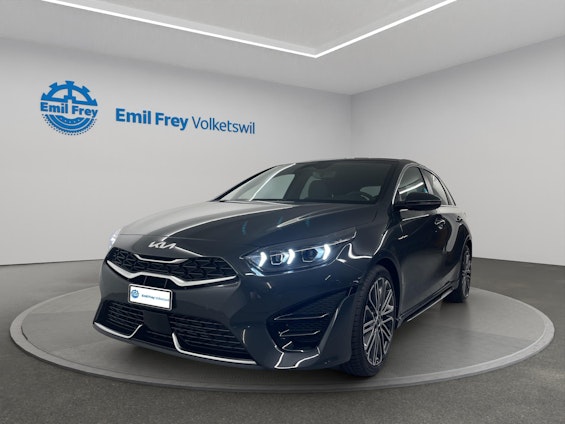 First vehicle image