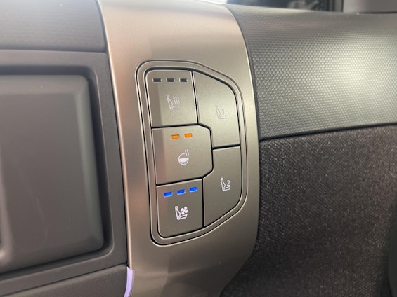 Vehicle image 11 Vehicle image 11