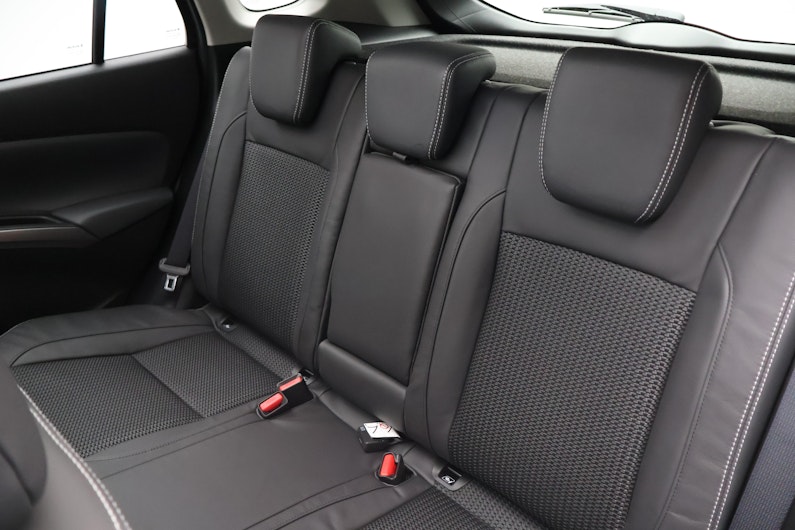 Vehicle image SUZUKI S-CROSS