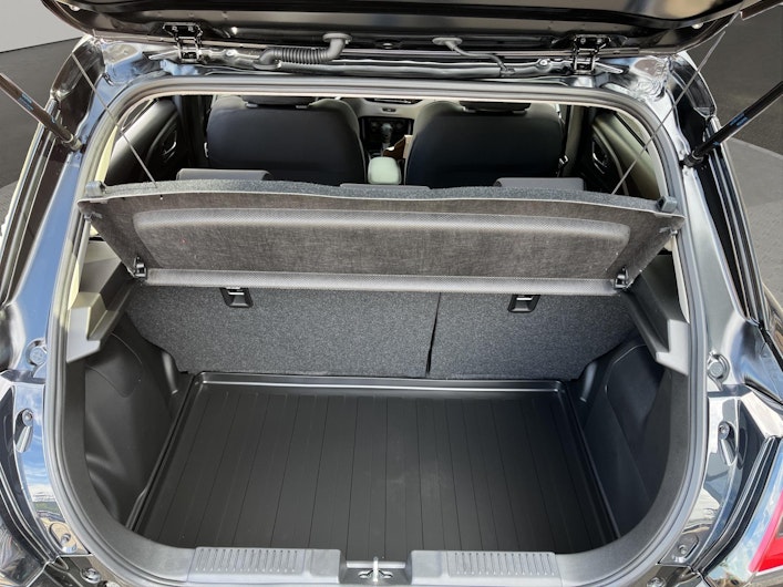 Vehicle image SUZUKI SWIFT