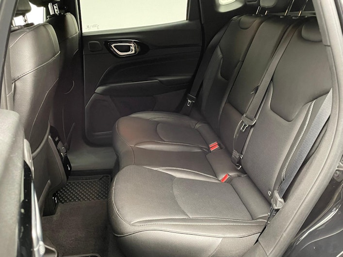 Vehicle image JEEP COMPASS