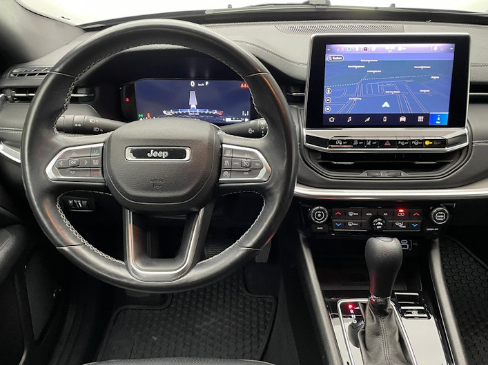 Vehicle image JEEP COMPASS