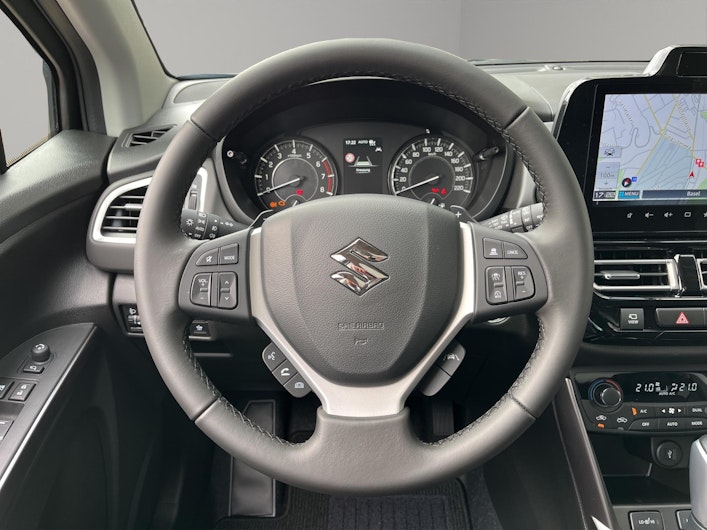 Vehicle image SUZUKI S-CROSS