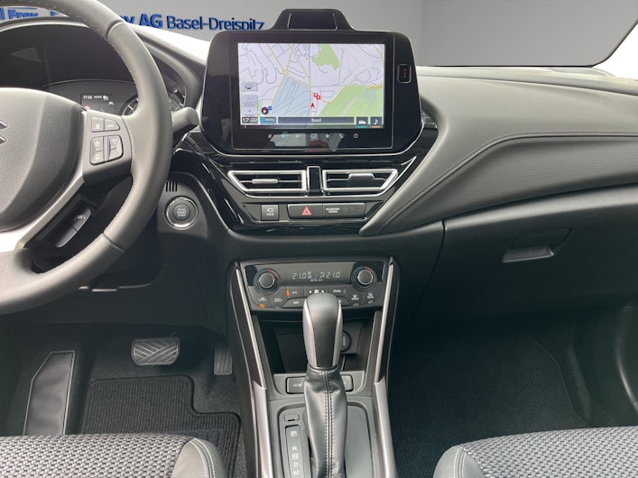 Vehicle image SUZUKI S-CROSS