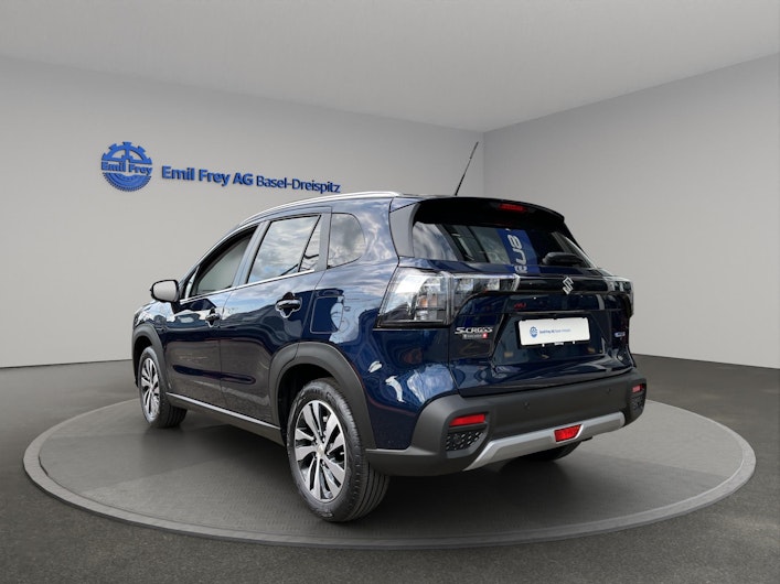 Vehicle image SUZUKI S-CROSS