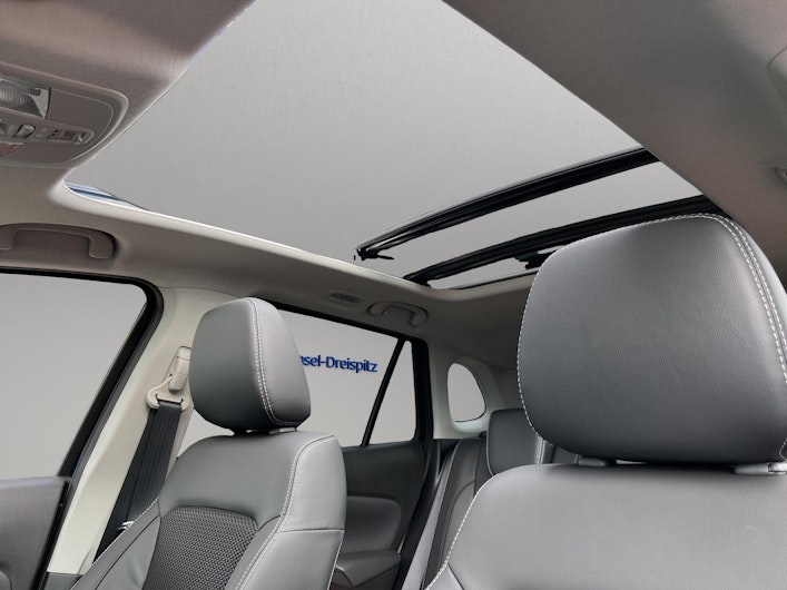 Vehicle image SUZUKI S-CROSS