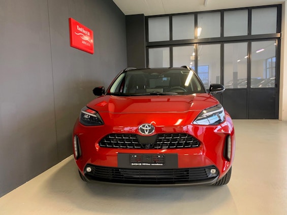 Vehicle image 9