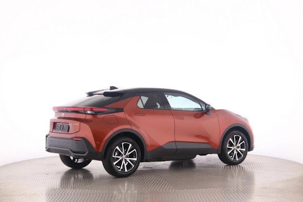 Vehicle image 18