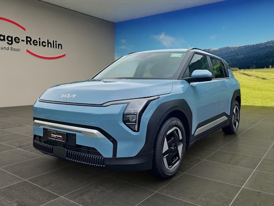 First vehicle image