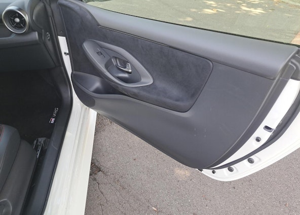 Vehicle image 17 Vehicle image 17