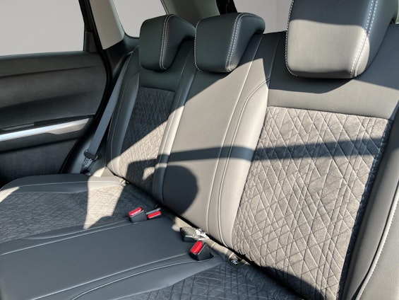 Vehicle image 7 Vehicle image 7