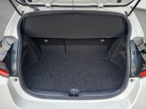 Vehicle image 8 Vehicle image 8