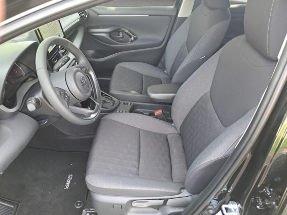 Vehicle image 10 Vehicle image 10