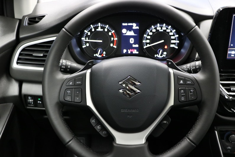 Vehicle image SUZUKI S-CROSS