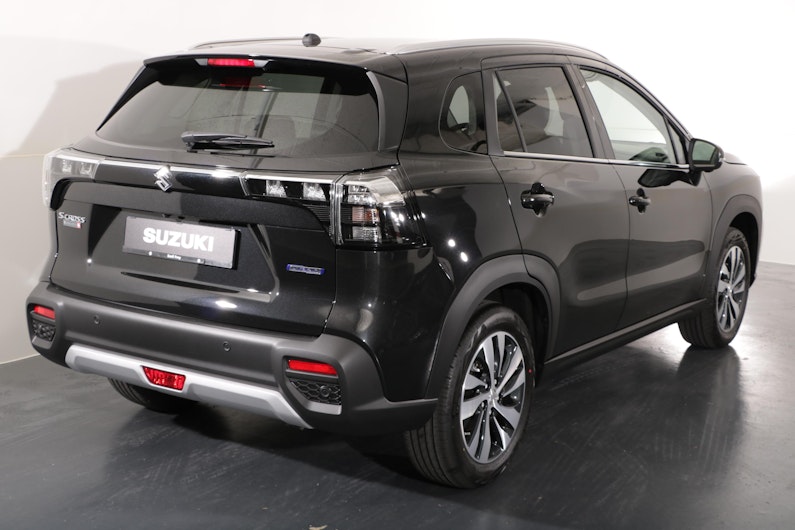 Vehicle image SUZUKI S-CROSS