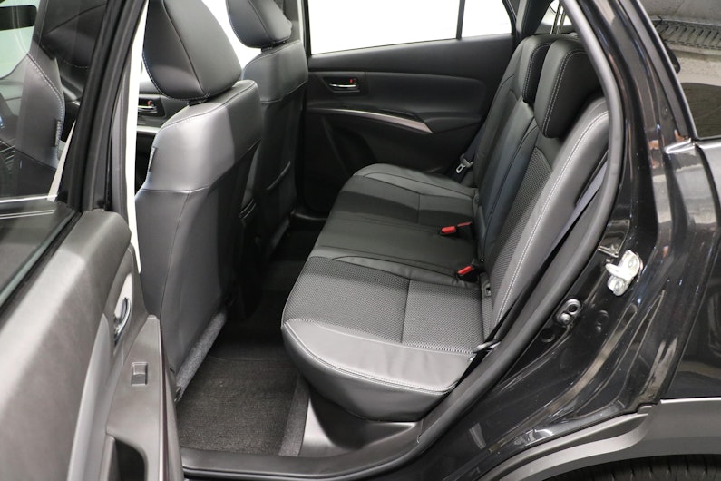 Vehicle image SUZUKI S-CROSS