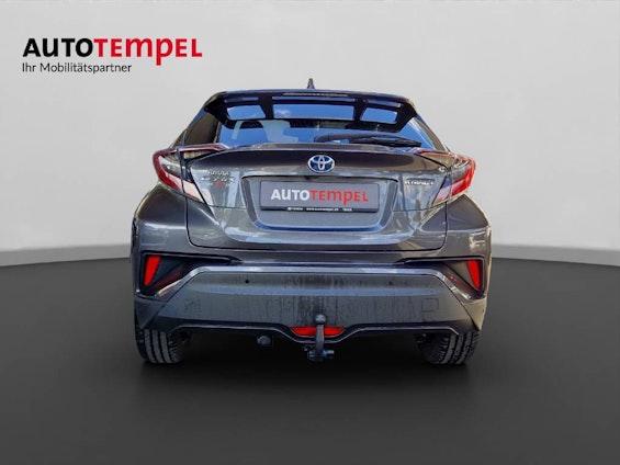 Vehicle image 10