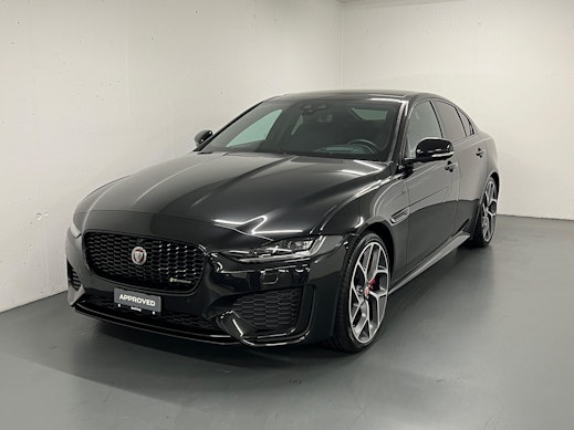 JAGUAR XE 2.0 T 300 R-Dynamic HSE AWD 1