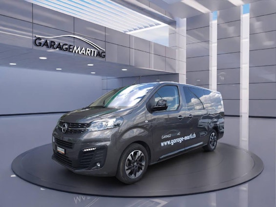 First vehicle image