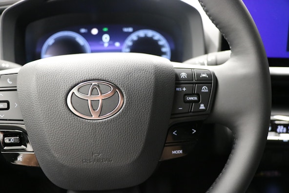 Vehicle image 7