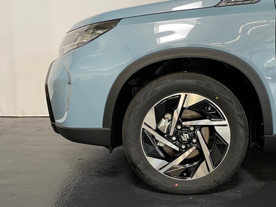 Vehicle image 10