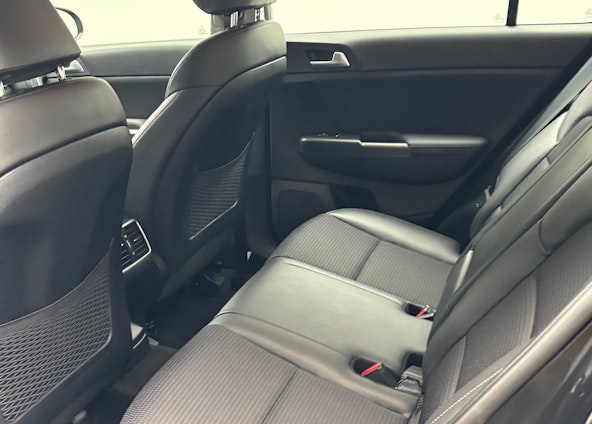 Vehicle image 9 Vehicle image 9