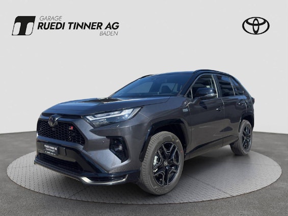 First vehicle image