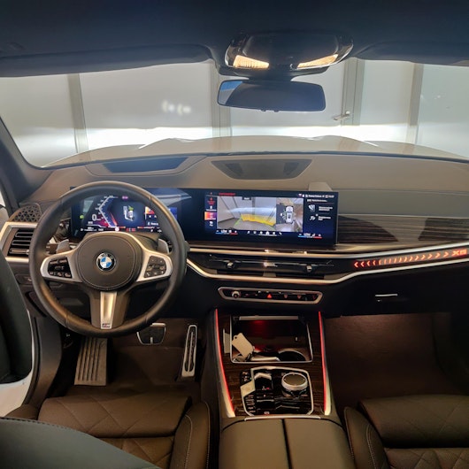 Vehicle image BMW X5