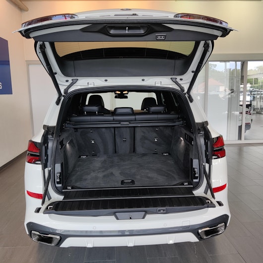 Vehicle image BMW X5