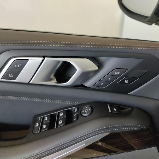 Vehicle image BMW X5