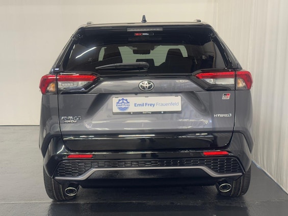 Vehicle image 14