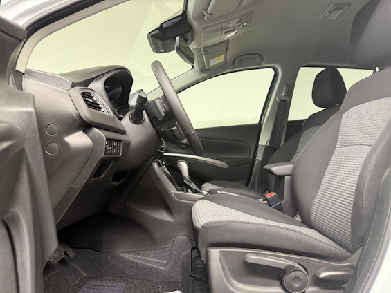 Vehicle image 4 Vehicle image 4