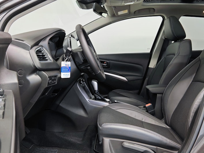 Vehicle image SUZUKI S-CROSS