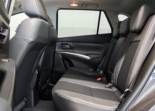 Vehicle image 16 Vehicle image 16