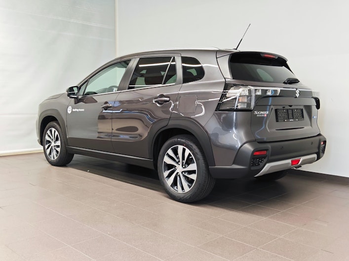 Vehicle image SUZUKI S-CROSS