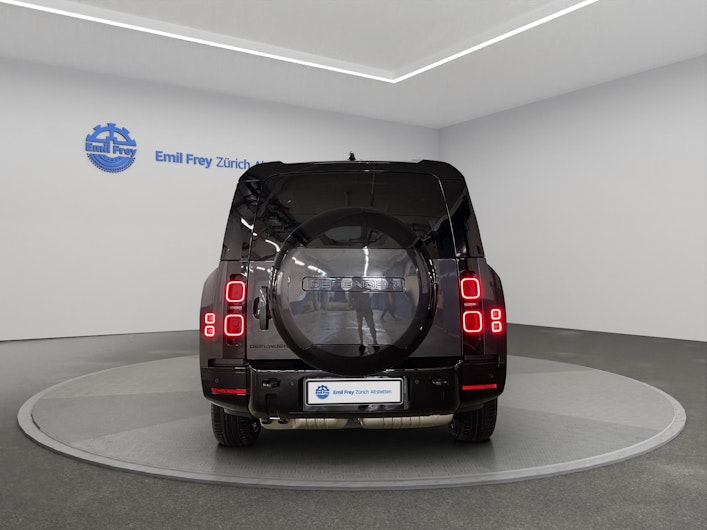 Vehicle image LAND ROVER DEFENDER