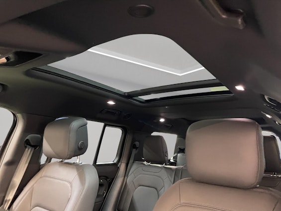 Vehicle image 13 Vehicle image 13