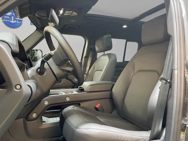 Land Rover Defender 130 3.0 D I6 X-Dynamic SE (8-Plätzer)