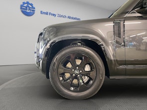 Vehicle image LAND ROVER Defender 130 3.0 D I6 X-Dynamic SE