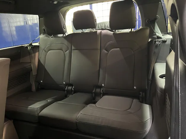 Land Rover Defender 130 3.0 D I6 X-Dynamic SE (8-Plätzer)