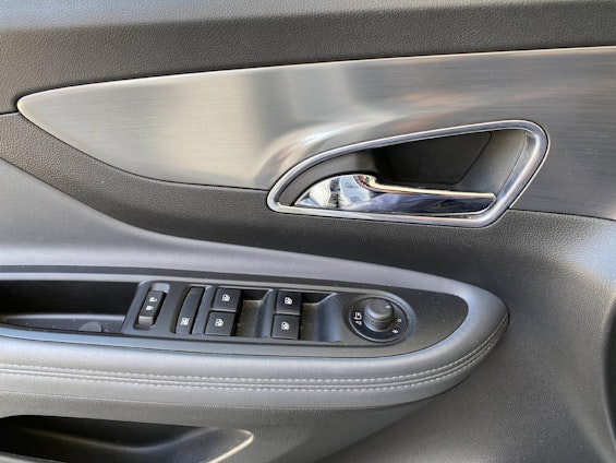 Vehicle image 10 Vehicle image 10