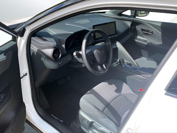 Vehicle image 3