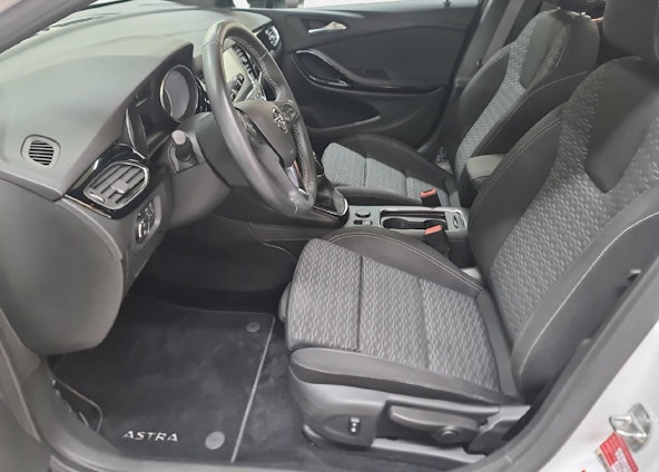 Vehicle image 5 Vehicle image 5