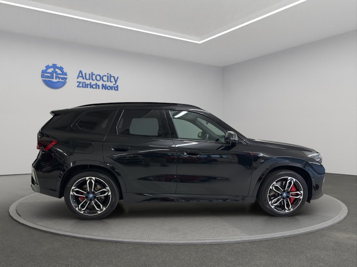 Vehicle image BMW iX1