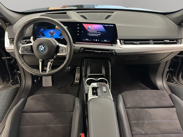 Vehicle image BMW iX1