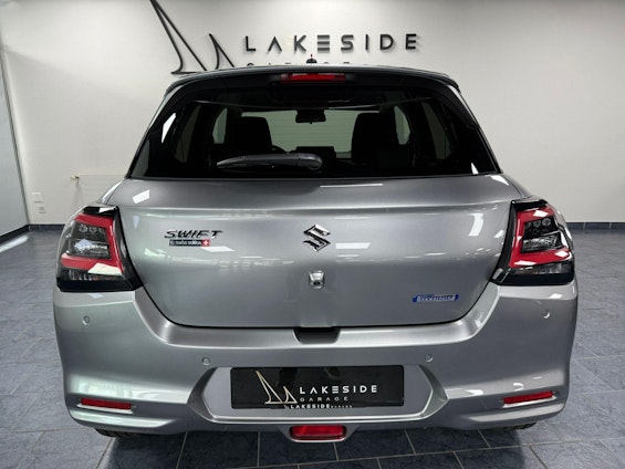 Vehicle image 4 Vehicle image 4